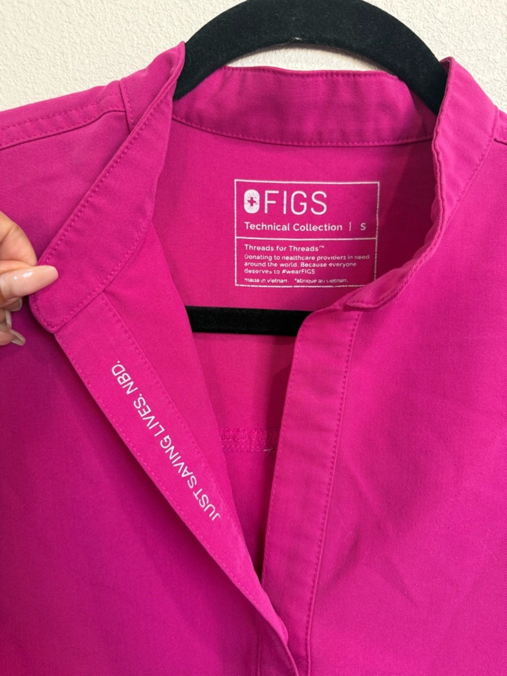 FIGS Scrub Top Bundle S | Pink & Black Technical Collection Medical Uniform - Picture 5 of 14